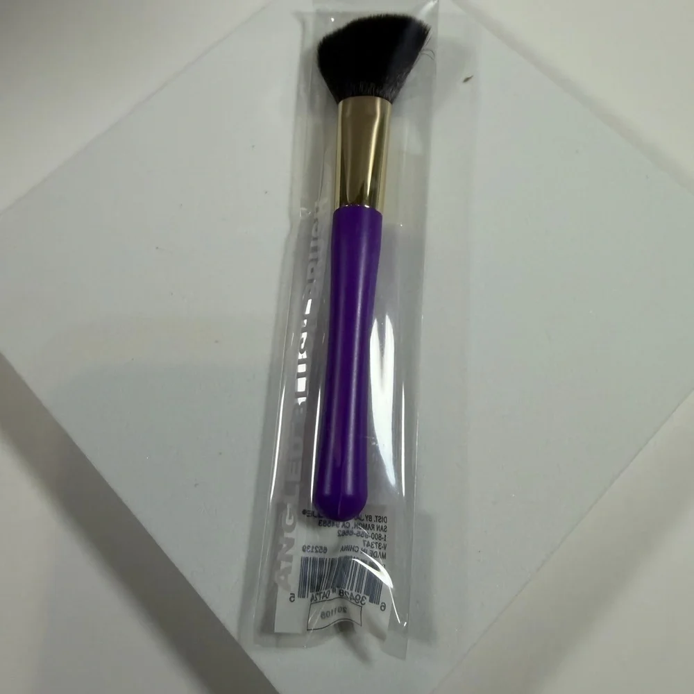 🩷5/$10🩷 Purple Makeup Brush